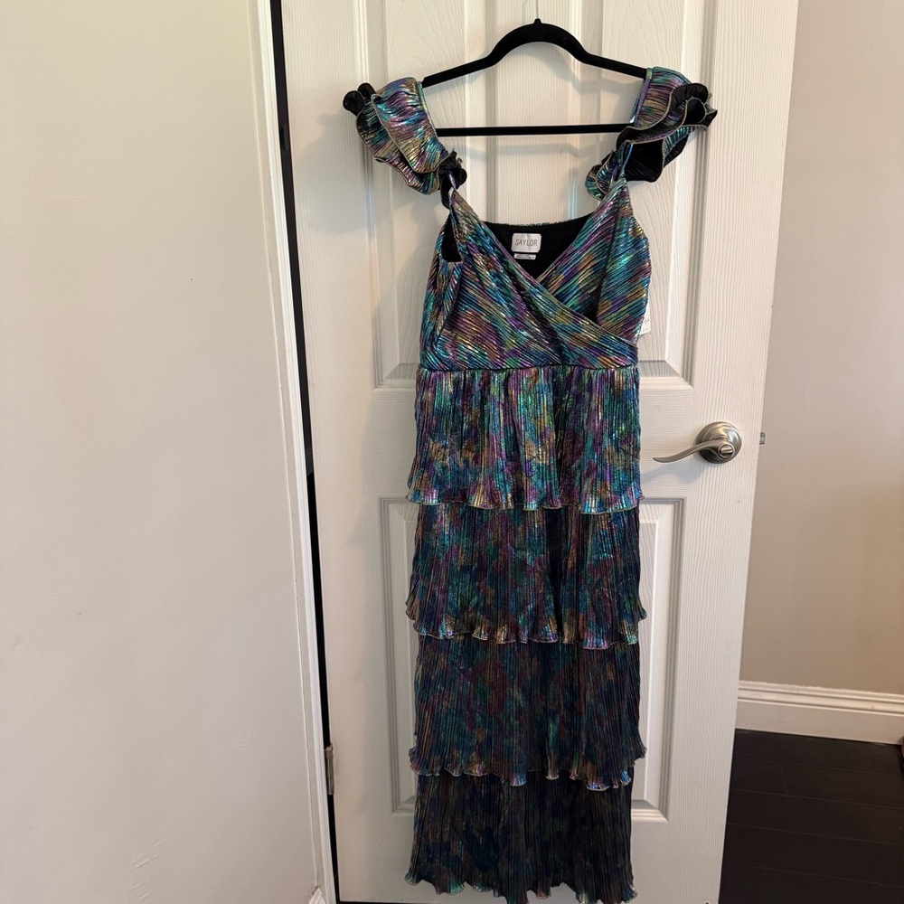 NWT Saylor Holographic Tiered Gown